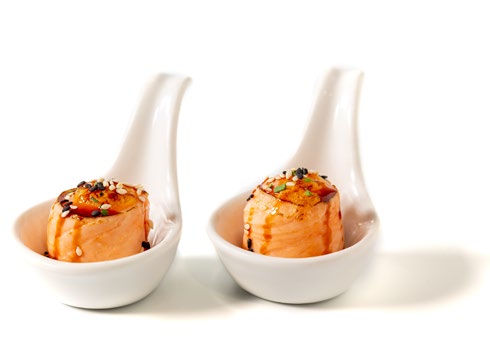 GUNKAN SALMON FLAMEADO /2PZS